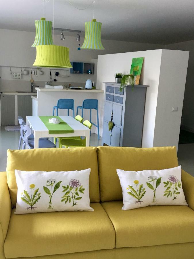 Patty'S Lemonhouse Apartment ลีโมเนซุลการ์ดา ภายนอก รูปภาพ